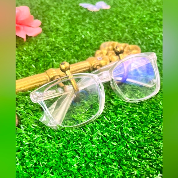 Eyewear Clear Fashion Frames : Never Worn - Picture 1 of 3